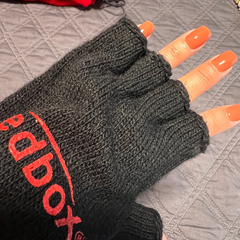 🛍️LAST CHANCE🛍️ 
Redbox Fingerless Gloves - Picture 3 of 3
